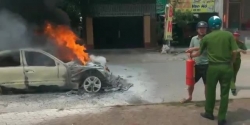 anh video cong ty nhua gan cay xang o hai phong boc chay du doi