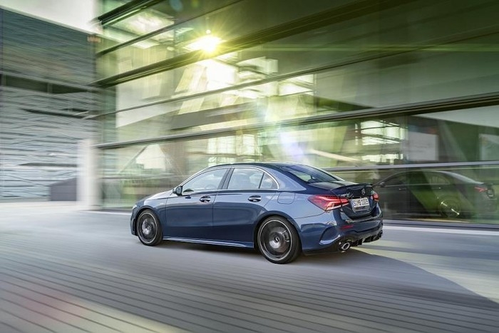 Mercedes-Benz Việt Nam ra mắt 3 mẫu xe thể thao mới mercedes benz viet nam ra mat 3 mau xe the thao moi amg