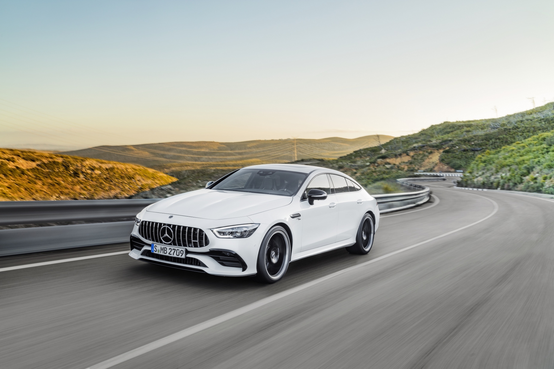 Mercedes-Benz Việt Nam ra mắt 3 mẫu xe thể thao mới mercedes benz viet nam ra mat 3 mau xe the thao moi amg