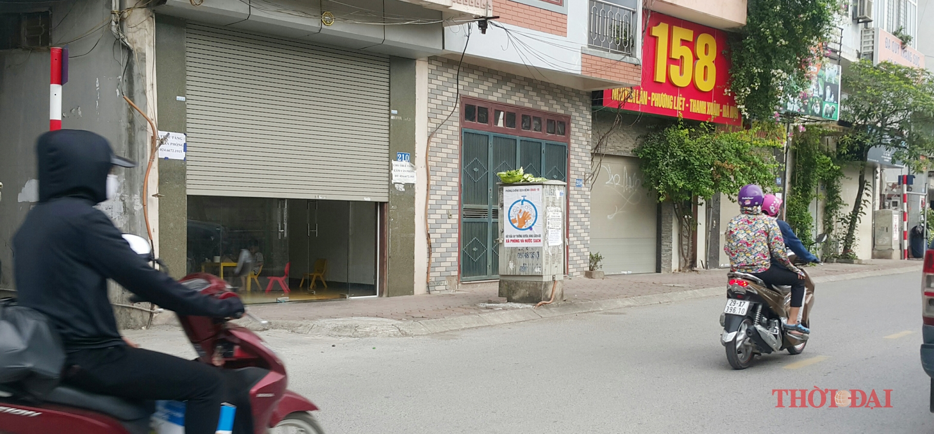 Chùm ảnh: Tranh cổ động khắp phố phường trong cuộc chiến chống COVID-19 chum anh tranh co dong khap pho phuong trong cuoc chien chong covid 19