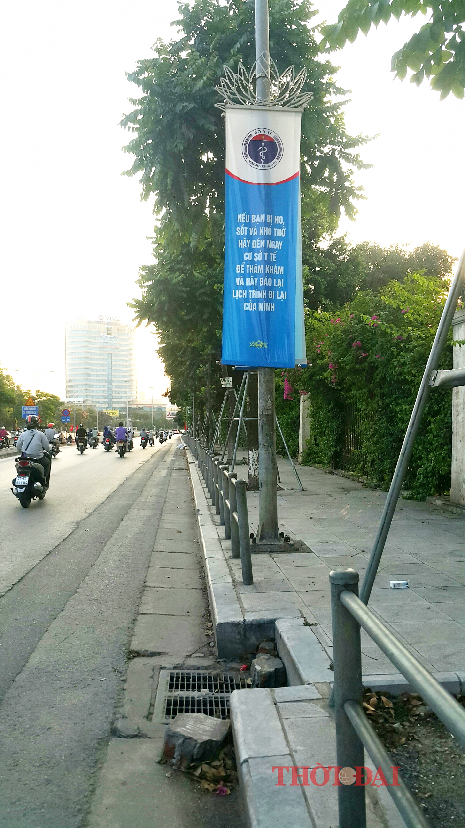 Chùm ảnh: Tranh cổ động khắp phố phường trong cuộc chiến chống COVID-19 chum anh tranh co dong khap pho phuong trong cuoc chien chong covid 19