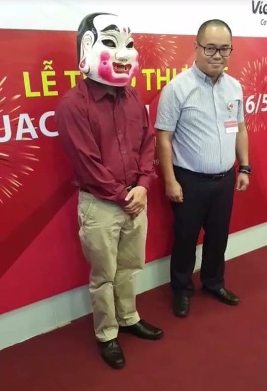 Hàng loạt điểm bán xổ số đóng cửa, Vietlott "nương nhờ" VinMart có cứu vãn được tình thế? hang loat diem ban xo so dong cua vietlott nuong nho vinmart co cuu van duoc tinh the