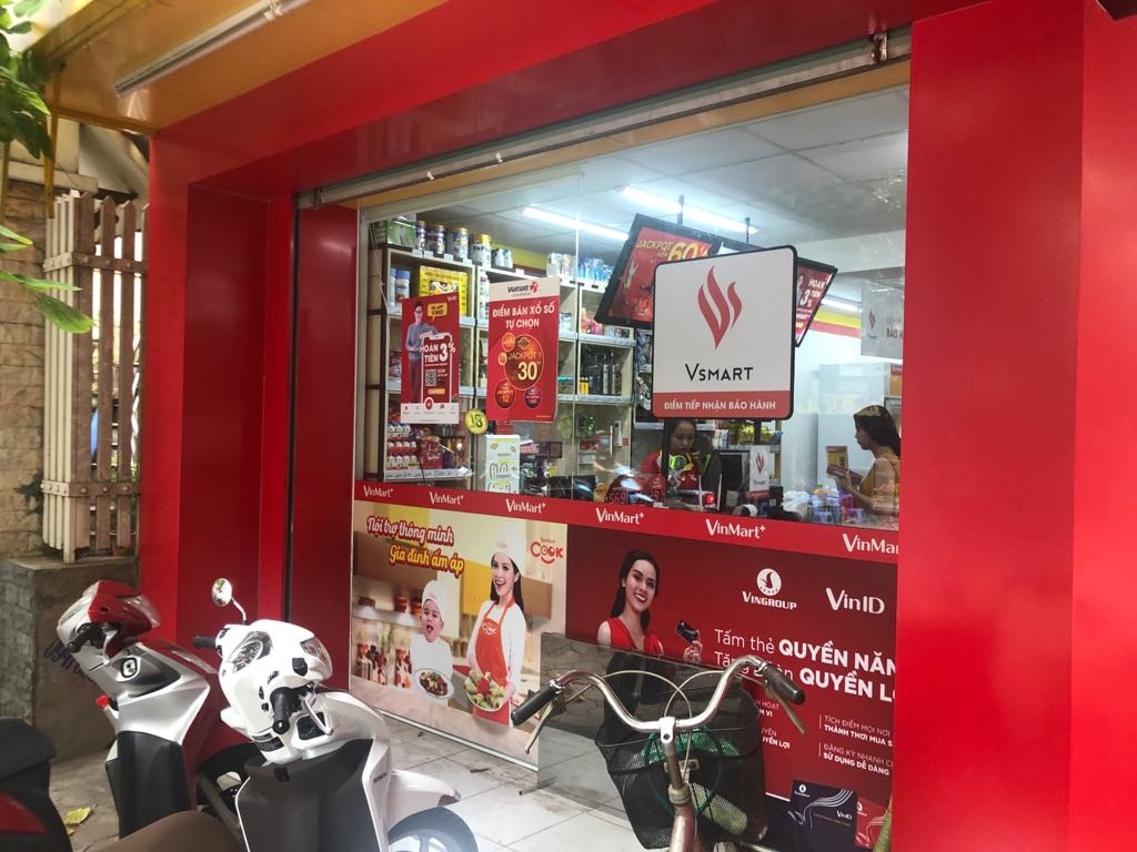 Hàng loạt điểm bán xổ số đóng cửa, Vietlott "nương nhờ" VinMart có cứu vãn được tình thế? hang loat diem ban xo so dong cua vietlott nuong nho vinmart co cuu van duoc tinh the