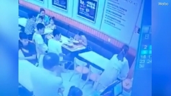 xot xa be gai 1 tuoi bi bo roi de me di lay chong