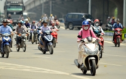 video o to bat ngo lam tro rung ron giua da nang khien nguoi dan khiep via