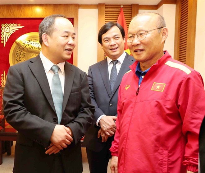 Chủ tịch VFF hé lộ "điều khoản tốt" cho HLV Park Hang Seo chu tich vff bat ngo tiet lo chuyen tien luong cua ong park hang seo