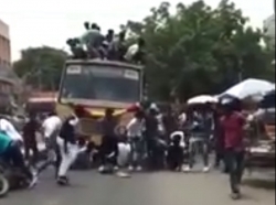 video biker thoat khoi luoi hai tu than khi nga o toc do 340 kmh