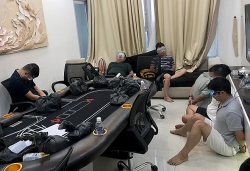 Video: Đột kích sòng bạc Poker của Long "râu" giữa phố Sài Gòn