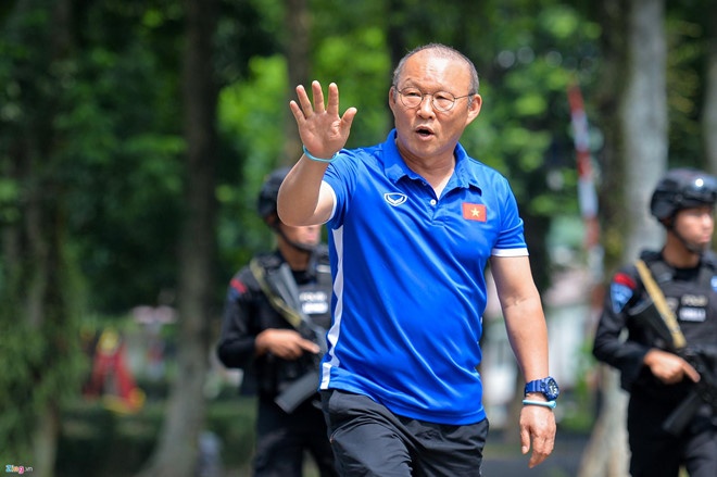VFF vừa đề xuất trả lương cho HLV Park Hang Seo bao nhiêu? vff vua de xuat tra luong cho hlv park hang seo bao nhieu