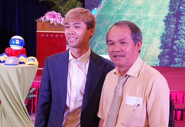 Thi đấu cho CLB của Bỉ, Công Phượng nhận lương "khủng" nhất bóng đá Việt Nam thi dau cho clb cua bi cong phuong nhan luong khung nhat bong da viet nam