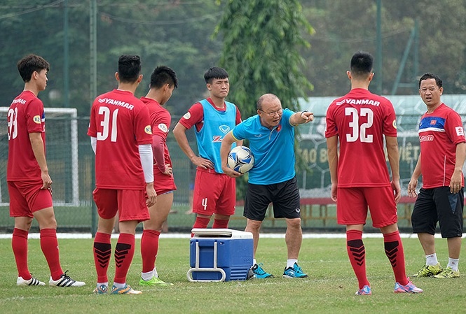Đổi lịch V-League để ưu tiên World Cup 2022: Ông Park Hang Seo lên tiếng doi lich v league de uu tien world cup 2022 ong park phai len tieng