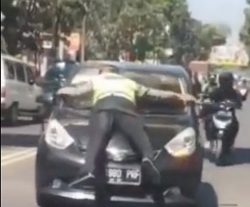 csgt gioi ngoai ngu duoc lua chon de xu phat nguo i nuo c ngoa i vi pha m giao thong