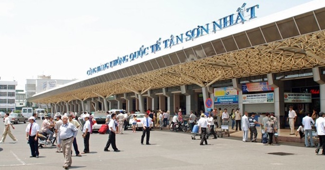 Hai nhóm hỗn chiến ở sân bay Tân Sơn Nhất, có kẻ dương tính với ma túy hai nhom hon chien o san bay tan son nhat co ke duong tinh voi ma tuy