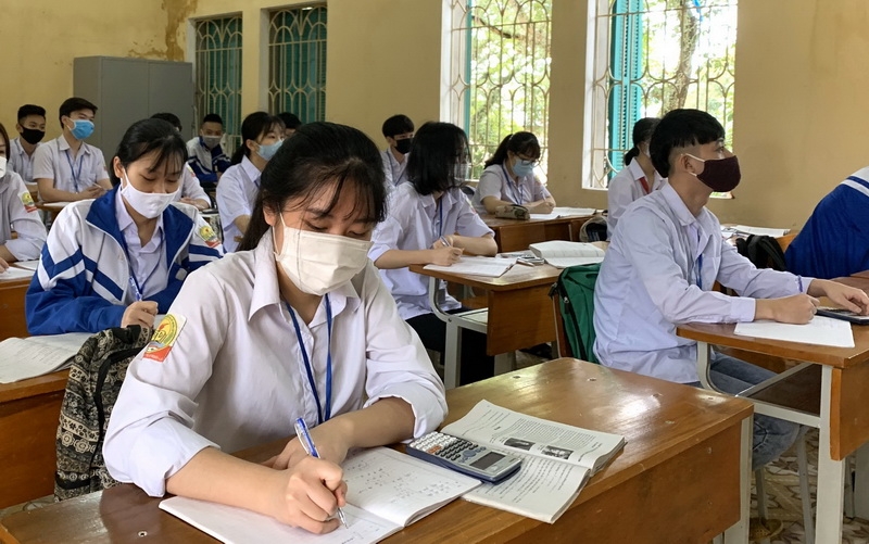 0040 hoc sinh yen bai di hoc tro lai tu 4 5