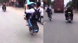 video vi pham giao thong bi xu ly nhom thanh nien hung han tan cong cscd