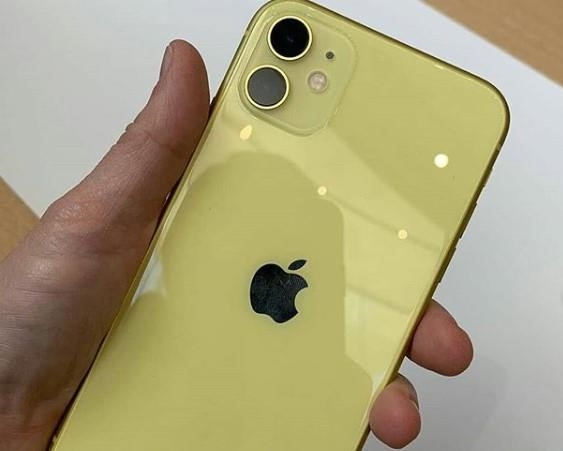 Trên tay iPhone 11: Phiên bản giá rẻ nhưng... không rẻ tren tay iphone 11 phien ban gia re nhung khong re