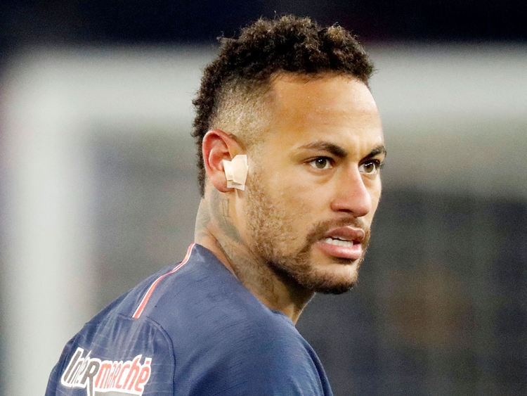 Bị lăng mạ suốt trận đấu, Neymar vẫn thành cứu tinh của PSG bi lang ma suot tran dau neymar van thanh cuu tinh cua psg