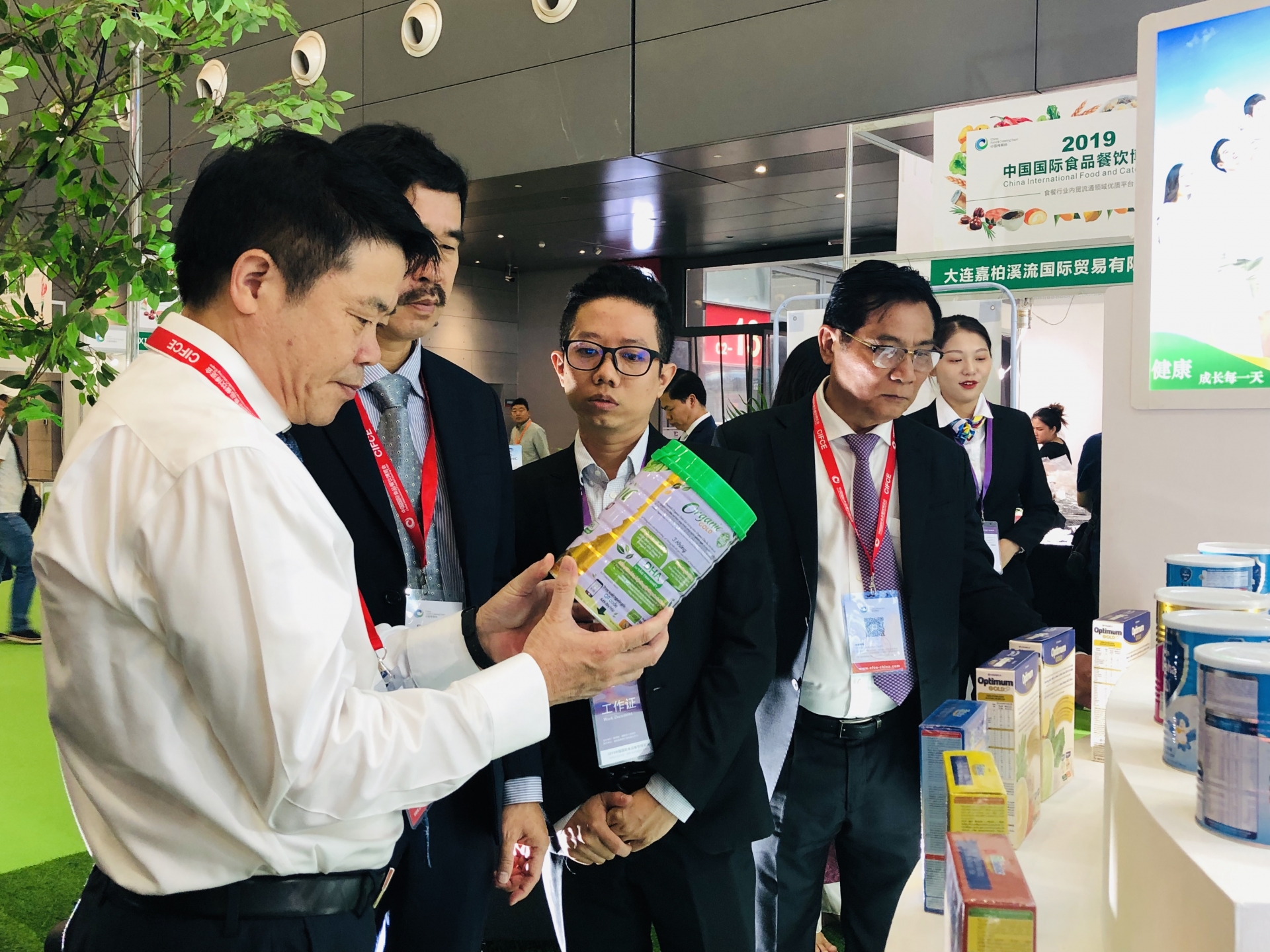 Vì sao Vinamilk là cái tên sáng giá của ngành sữa Việt Nam khi "chinh chiến" tại Trung Quốc vi sao vinamilk la cai ten sang gia cua nganh sua viet nam khi chinh chien tai trung quoc
