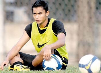 hang khung malaysia vua bo sung de doi dau voi viet nam tai vong loai world cup 2022 la ai