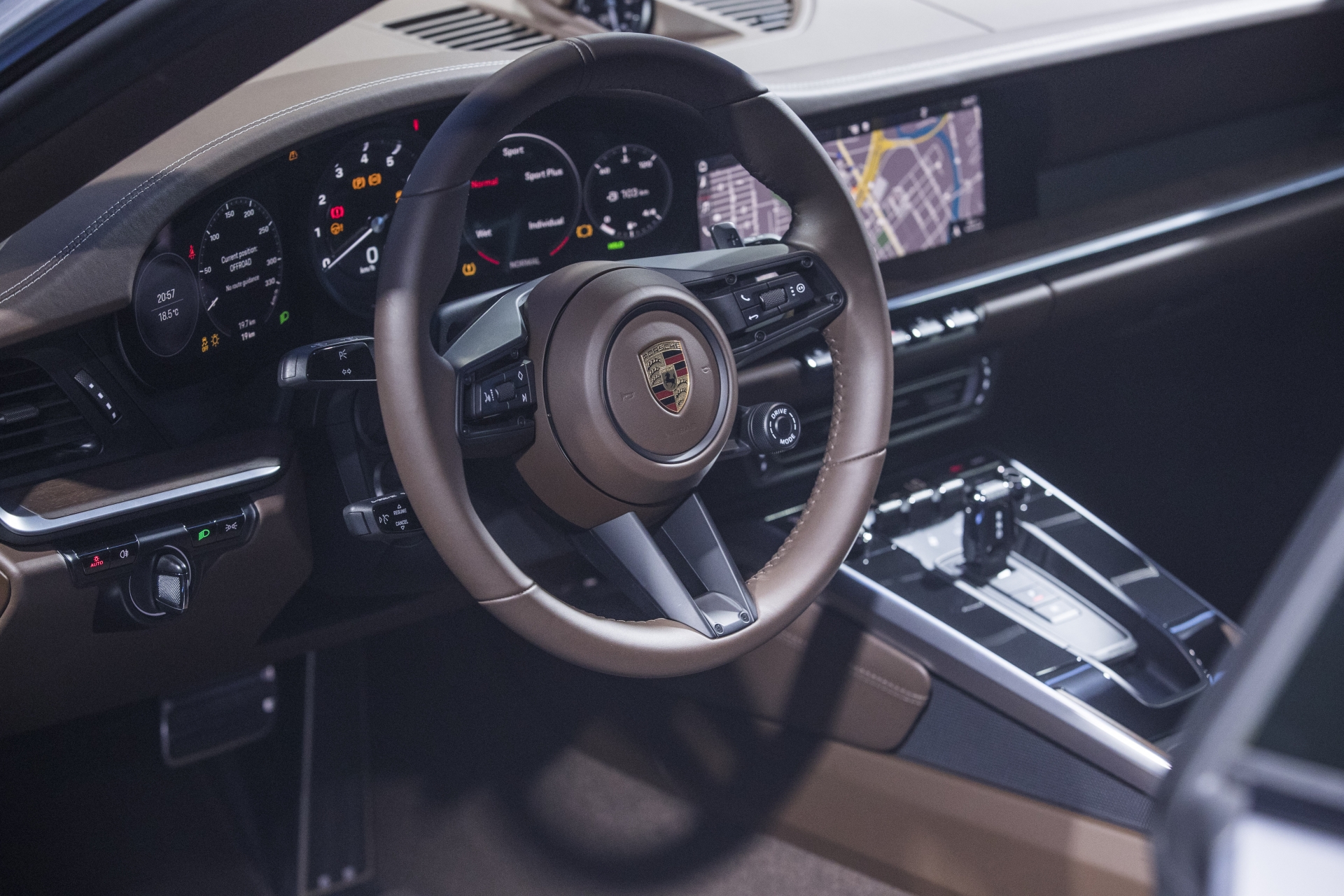 Cỗ máy kinh điển: Porsche 911 mới ra mắt tại Việt Nam co may kinh dien porsche 911 moi ra mat tai viet nam