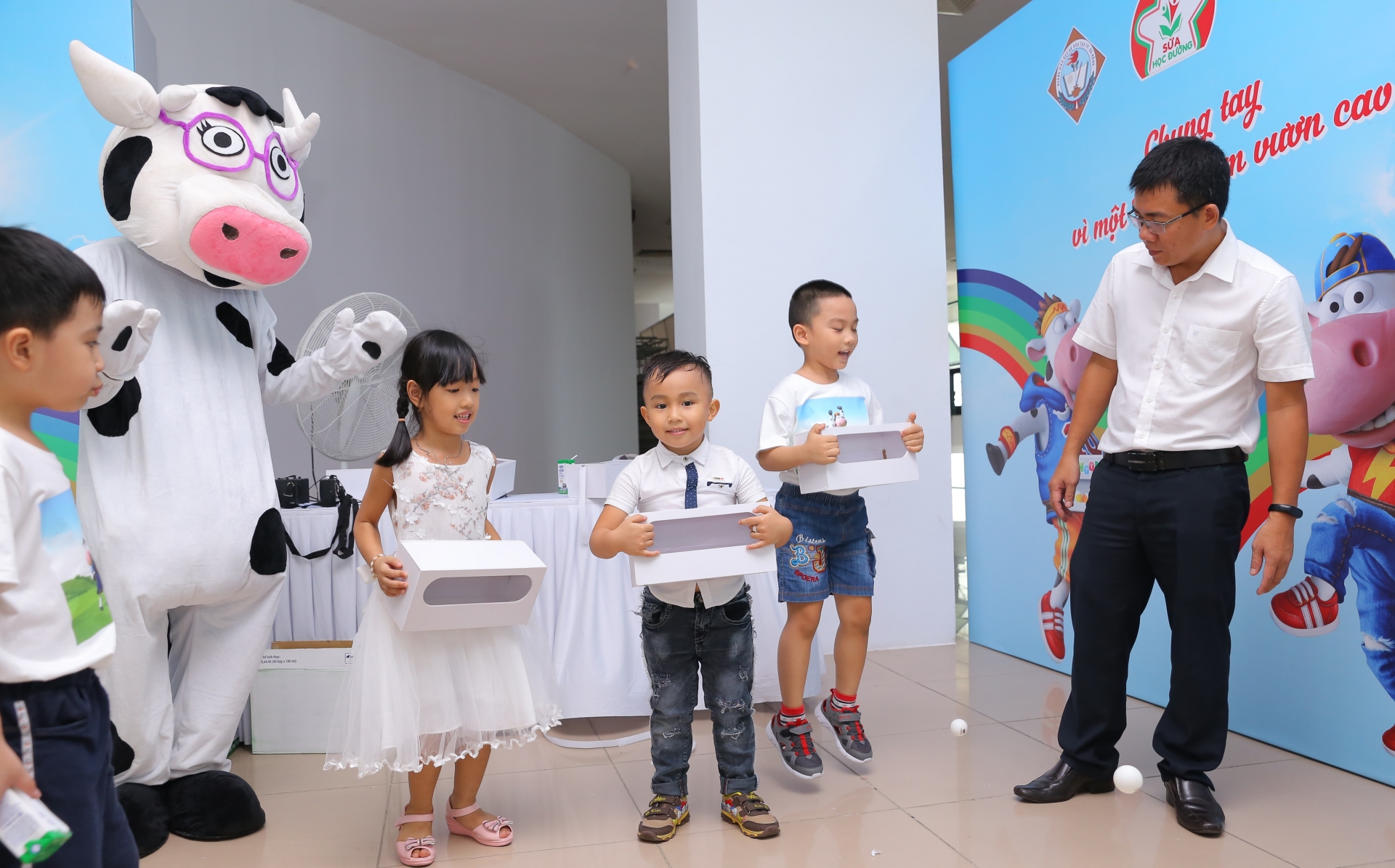 Đà Nẵng tổ chức ngày hội sữa học đường cho trẻ mầm non da nang to chuc ngay hoi sua hoc duong cho tre mam non
