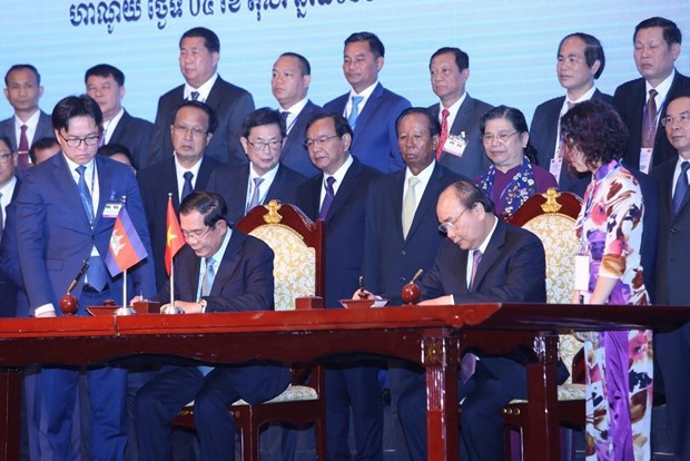 Văn kiện lịch sử về phân giới cắm mốc giữa Việt Nam và Campuchia van kien lich su ve phan gioi cam moc giua viet nam va campuchia