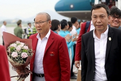 hlv park hang seo ky hop dong moi voi vff vao ngay 711 thoi han 3 nam