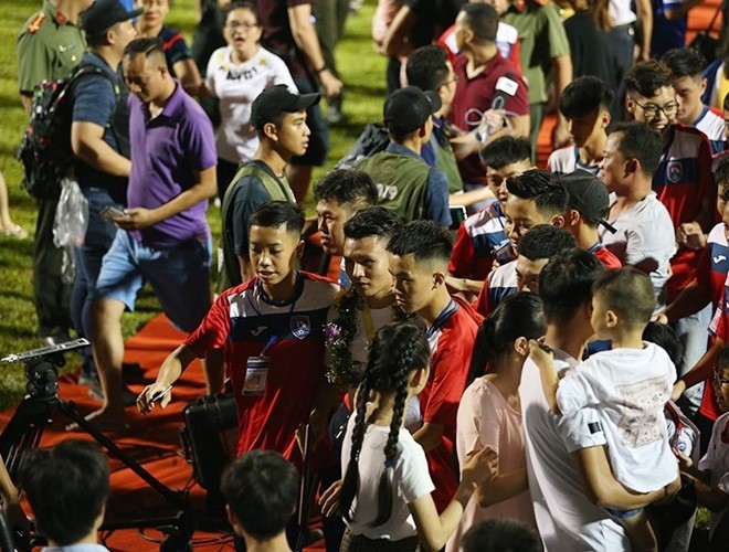 ha noi fc thua tham than quang ninh trong ngay nang cup vo dich sau vong dau cuoi cung v league 2019