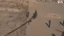 Video: Binh sĩ Syria hò reo khi thấy quân đội Nga đổ bộ xuống căn cứ không quân