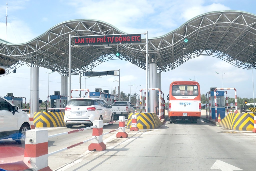 Các phương tiện vi phạm tại trạm thu phí không dừng sẽ bị xử lý nghiêm cac phuong tien vi pham tai tram thu phi khong dung se bi xu ly nghiem