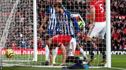 ket qua manchester united vs brighton 3 1 quy do tao dieu bat ngo tren bxh
