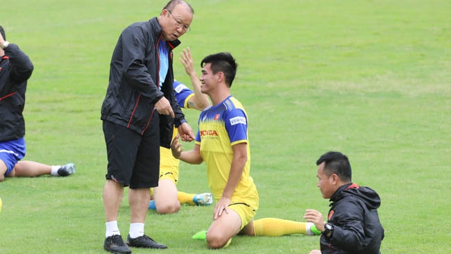 danh sach chot cuoi cung dt viet nam thi dau voi thai lan thay park loai 2 cau thu