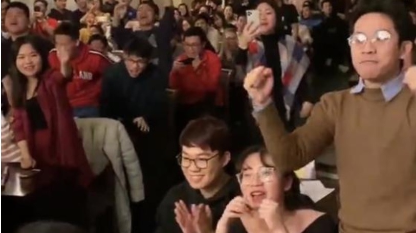 Video: Đặng Văn Lâm ăn mừng cùng bạn bè khi U22 Việt Nam chiến thắng video dang van lam an mung cung ban be khi u22 viet nam chien thang