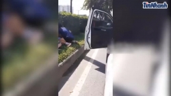 video ong tay loay hoay phai dung dao va nao de an qua chom chom