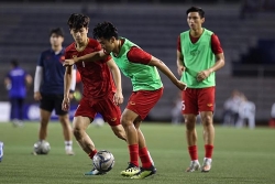 video cu ra chan cua duc chinh khien cau thu u22 campuchia phan luoi nha 4 0 cho u22 viet nam