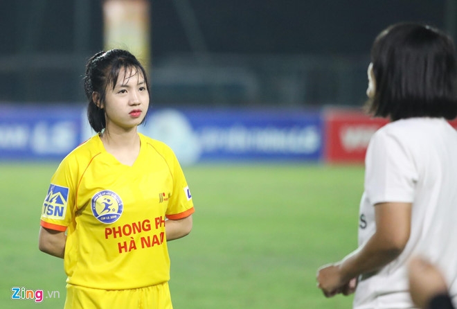 Đẹp rạng ngời tuyển thủ bóng đá nữ Việt Nam trước trận chung kết với Thái Lan nhung cau thu bong da nu viet nam xinh dep va rang ngoi truoc tran quyet dau thai lan toi 812
