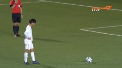 video quang hai bat ngo ra san cung dong doi trong tran gap u22 indonesia