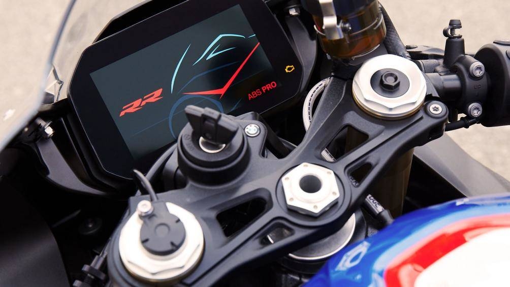 Video: BMW Motorrad S 1000 RR cập bến Việt Nam, bản cao nhất hơn 1 tỉ đồng video anh bmw motorrad s 1000 rr cap ben viet nam voi ban cao nhat hon 1 ti dong