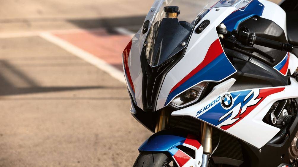 Video: BMW Motorrad S 1000 RR cập bến Việt Nam, bản cao nhất hơn 1 tỉ đồng video anh bmw motorrad s 1000 rr cap ben viet nam voi ban cao nhat hon 1 ti dong
