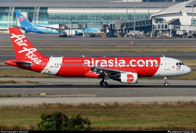 Vì sao máy bay của AirAsia hạ cánh khẩn cấp xuống sân bay Tân Sơn Nhất? vi sao may bay cua airasia ha canh khan cap xuong san bay tan son nhat