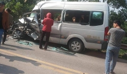 xe khach tren 9 cho phai lap camera ghi hinh tai xe va hanh khach grab dan phu hieu