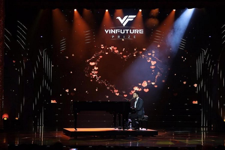 VinFuture công bố chủ nhân các giải thưởng phụng sự nhân loại năm 2021 VinFuture công bố chủ nhân các giải thưởng phụng sự nhân loại năm 2021
