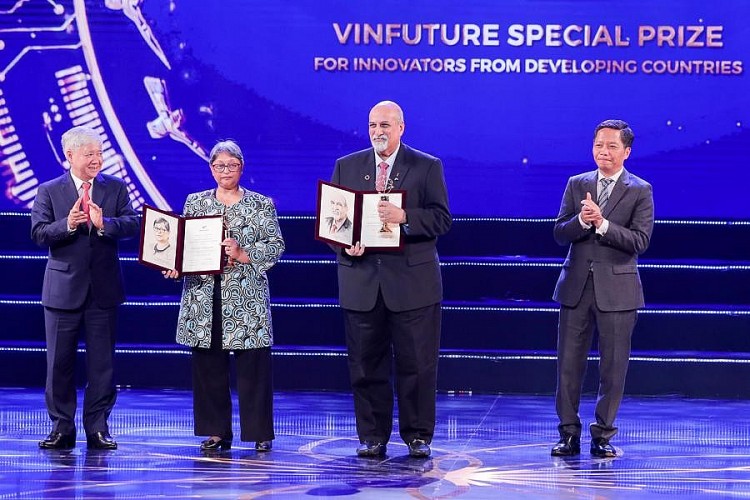 VinFuture công bố chủ nhân các giải thưởng phụng sự nhân loại năm 2021 VinFuture công bố chủ nhân các giải thưởng phụng sự nhân loại năm 2021