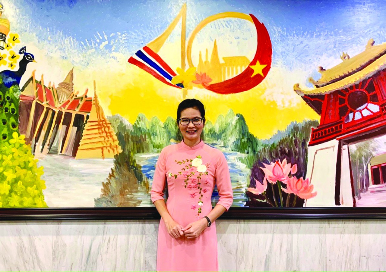 Chị Patthida Bunchavalit, Đại học Ramkhamhaeng (Bangkok, Thái Lan). Chị Patthida Bunchavalit, Đại học Ramkhamhaeng (Bangkok, Thái Lan).