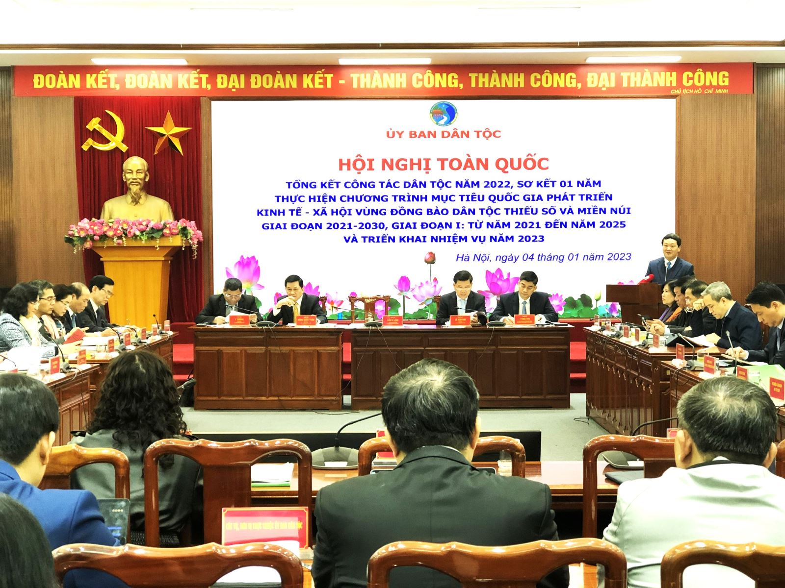 Đổi mới tư duy triển khai chính sách dân tộc Chú thích ảnh