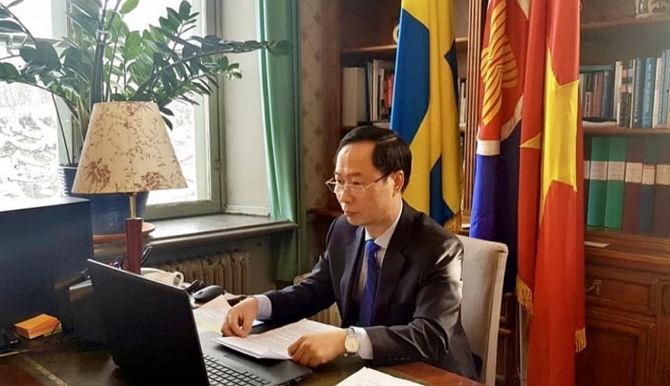 Đại sứ Phan Đăng Đương phát biểu tại Hội thảo. Đại sứ Phan Đăng Đương phát biểu tại Hội thảo.