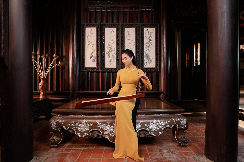 Thưởng thức trọn vẹn cái hay, cái đẹp của nghệ thuật truyền thống dân tộc Thưởng thức trọn vẹn cái hay, cái đẹp của nghệ thuật truyền thống dân tộc