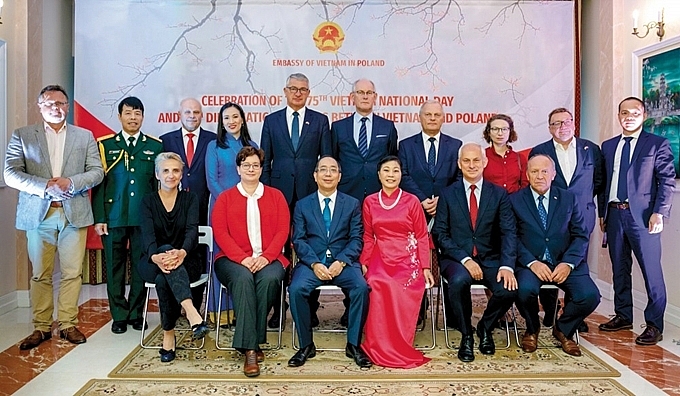 Đưa quan hệ hữu nghị Việt Nam – Ba Lan phát triển thực chất và đi vào chiều sâu Đưa quan hệ hữu nghị Việt Nam – Ba Lan phát triển thực chất và đi vào chiều sâu