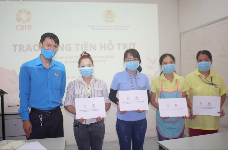 CARE hỗ trợ tài chính và tập huấn kỹ năng cho hơn 2.500 nữ công nhân may mặc CARE hỗ trợ tài chính và tập huấn kỹ năng cho hơn 2.500 nữ công nhân may mặc
