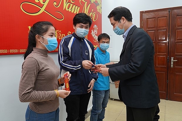 Nhiều hoạt động hỗ trợ sinh viên quốc tế ở lại Việt Nam đón Tết | Giáo dục | Vietnam+ (VietnamPlus)